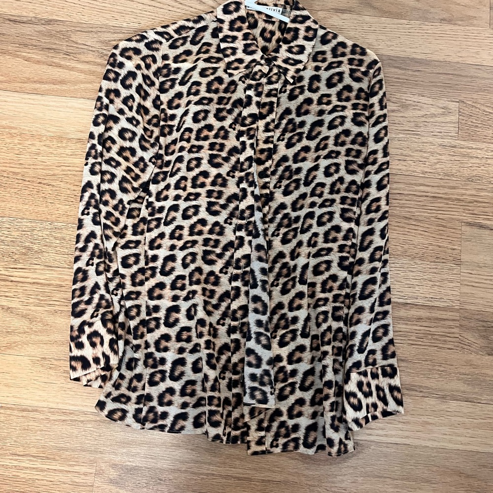Alice + Olivia BUTTON DOWN LEOPARD BLOUSE